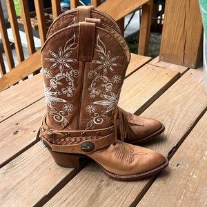 Shyanne cowboy boots size 7.5